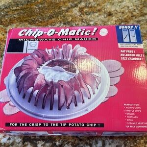 New in box chip o matic with bonus flat and waffle slicers